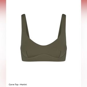 Left On Friday Carve top in martini (olive)